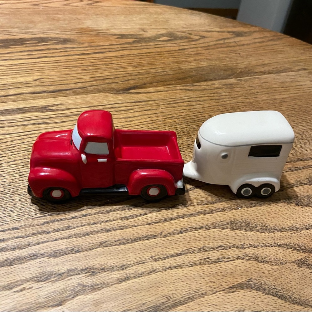 Large Truck and Horse Trailer Salt and Pepper Shakers